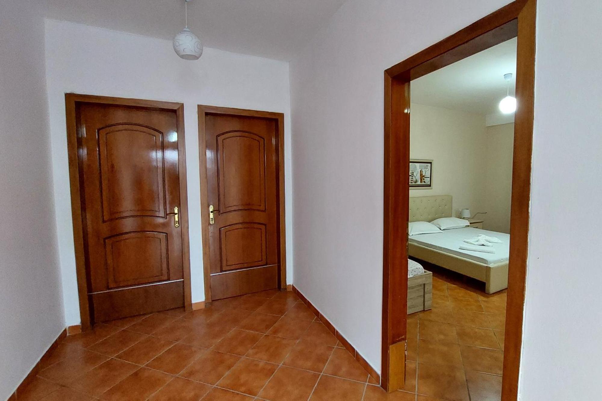 Jon Vlorë Exterior foto